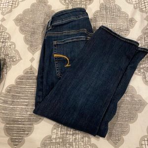 AE size 6short Crop Jeans